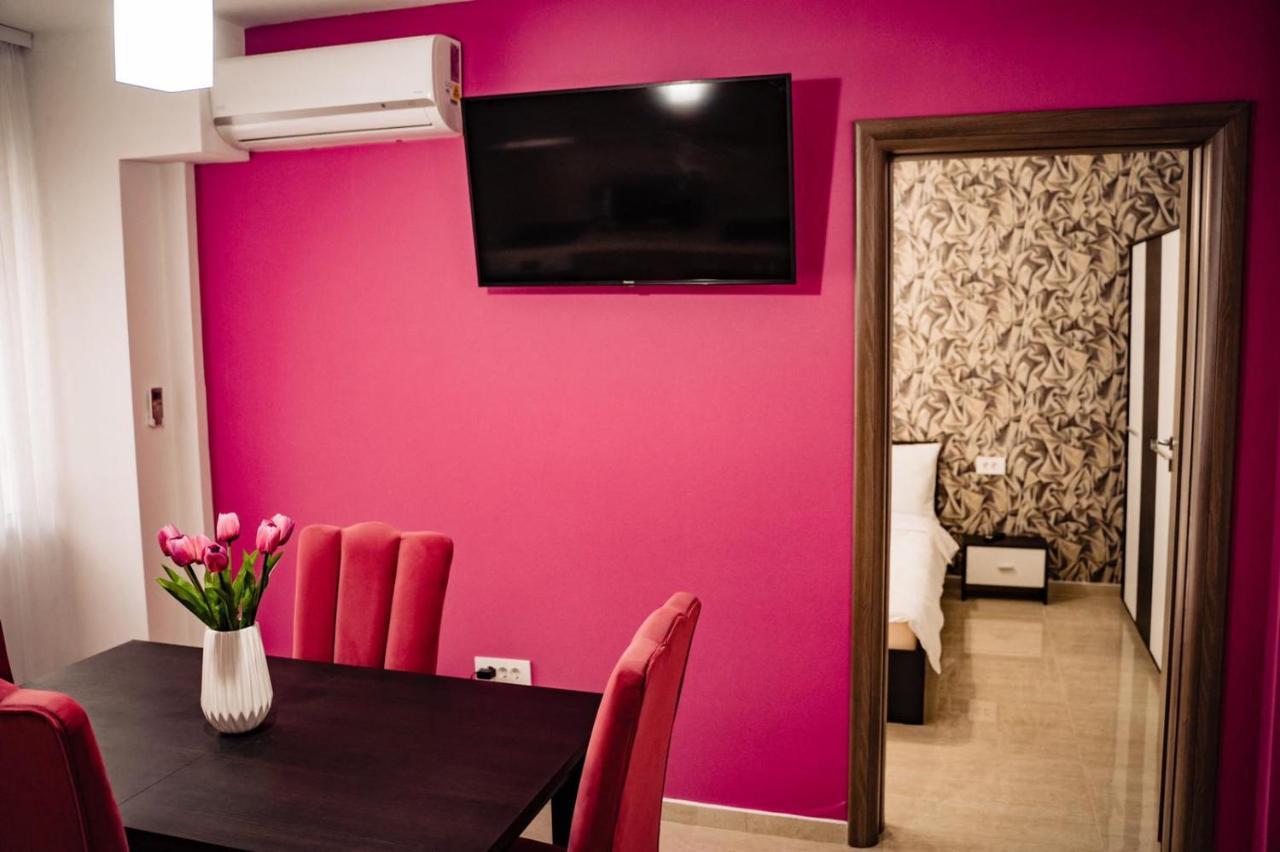 Apartment Gabriela'S Home Oradea Exterior foto